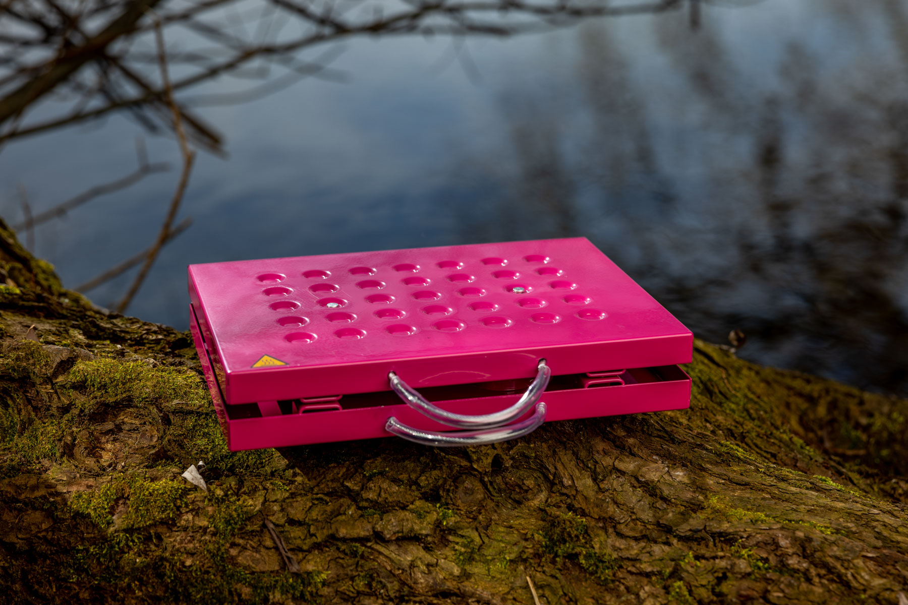 560617_E9